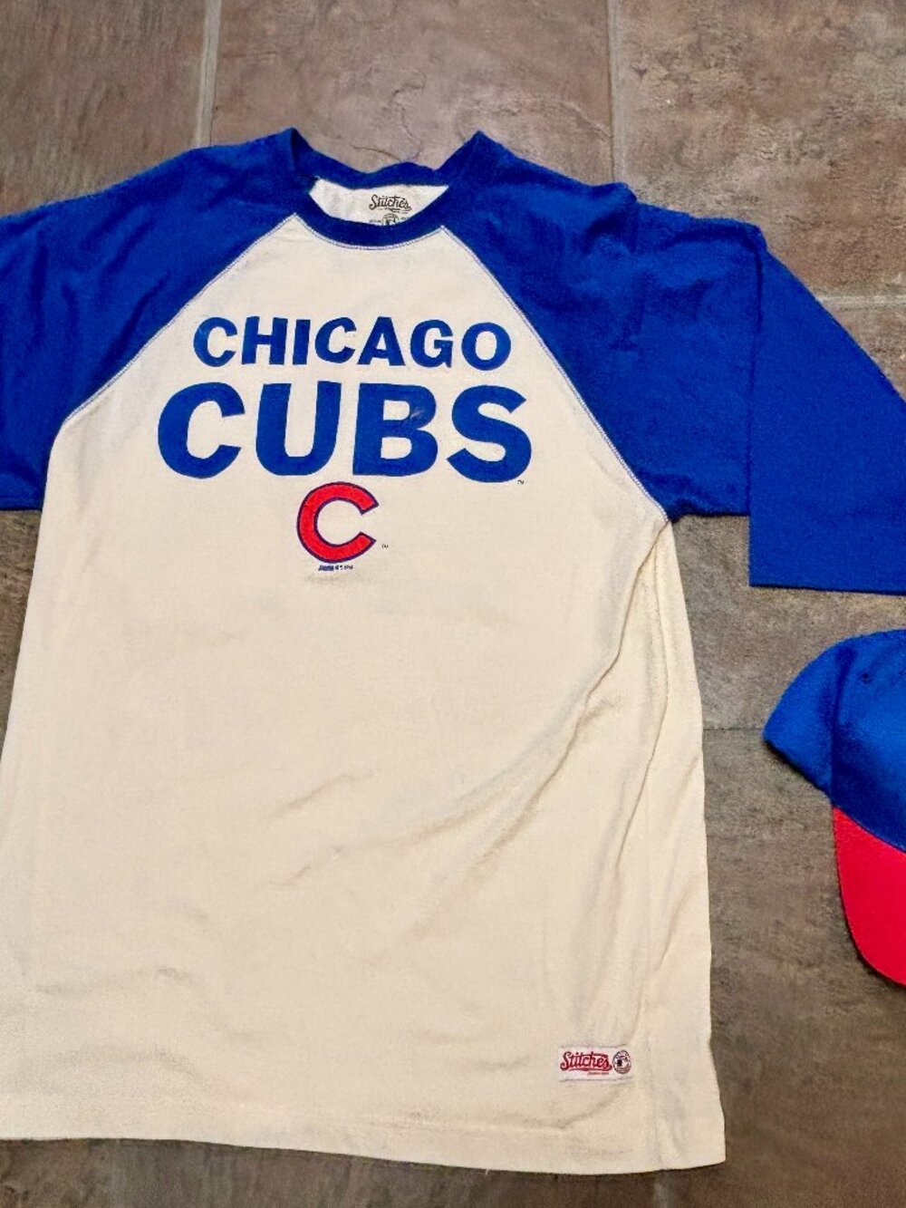 Chicago Cubs Bundle- STITCHES Cubbies M Shirt & Blue OS Cubs Baseball Hat  ***Lo